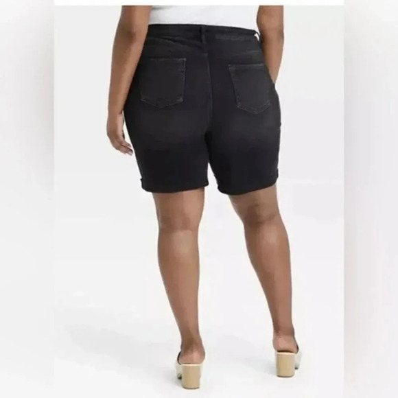 NWT-Plus Size Wild Fable Black Denim Distressed Shorts. Size 18/34 waist. - Picture 2 of 11